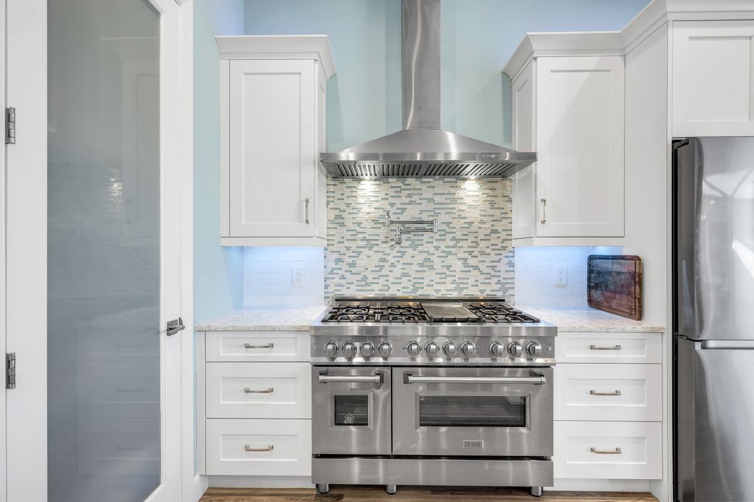 16 NW 38th Pl, Cape Coral, FL 33993