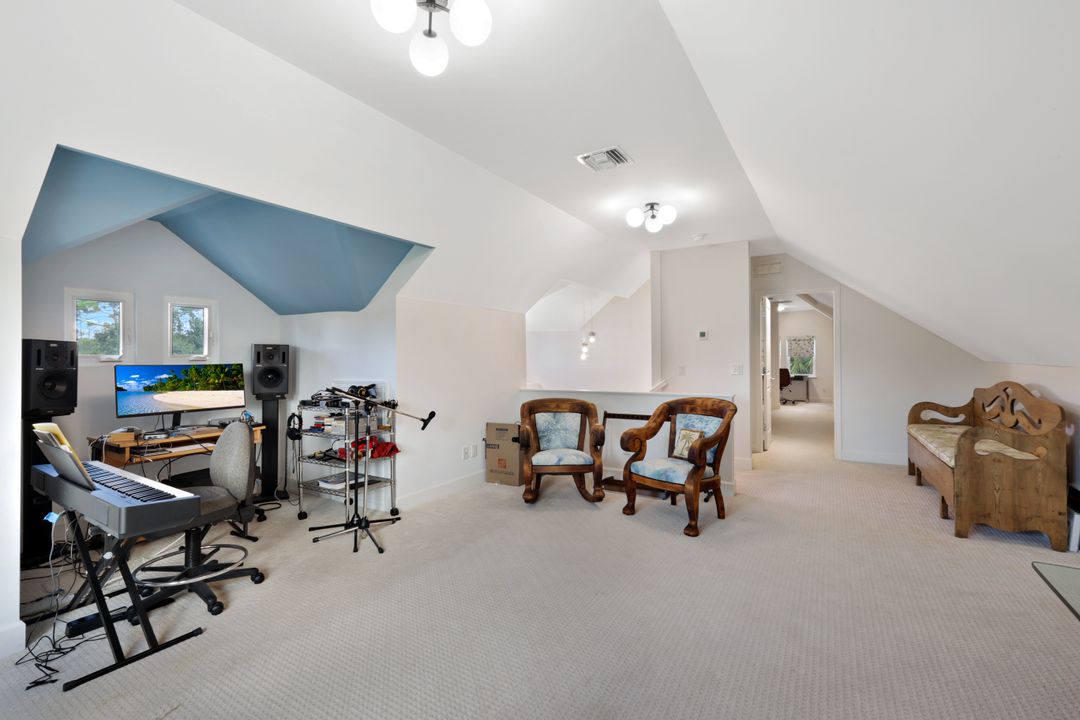 1063 Frank Whiteman Blvd, Naples, FL 34103