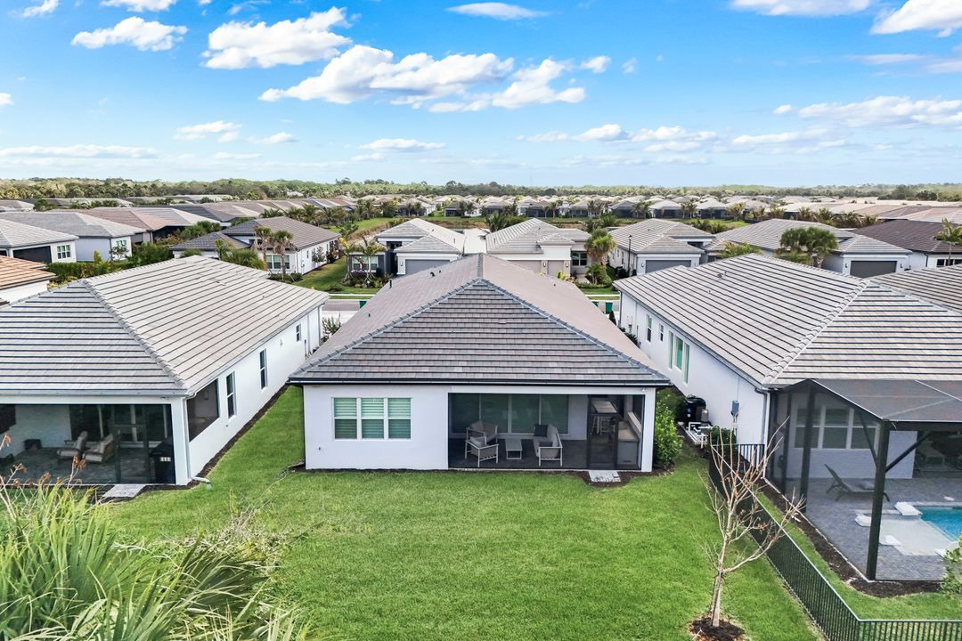 12255 Bonnet Dr, Naples, FL 34120