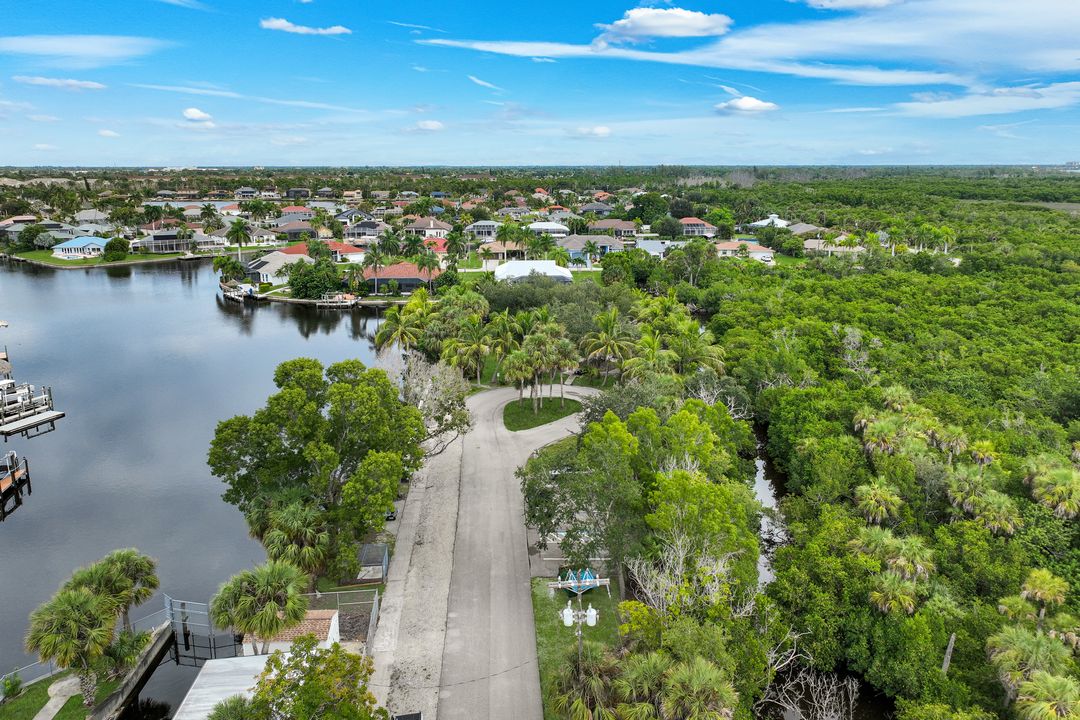 2309 SE 20th Pl, Cape Coral, FL 33990
