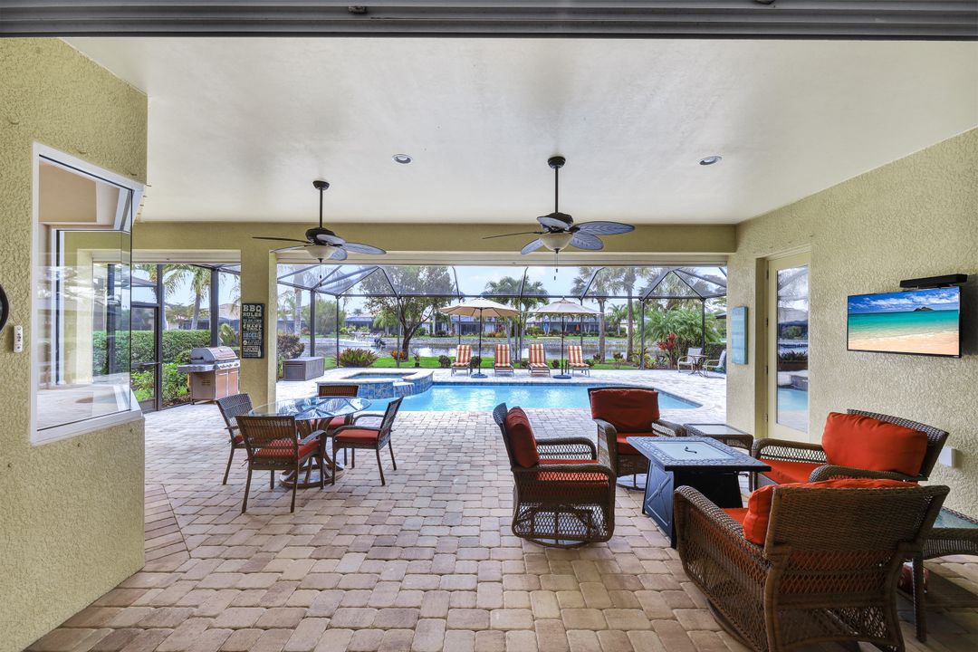 9111 Graphite Cir, Naples, FL 34120