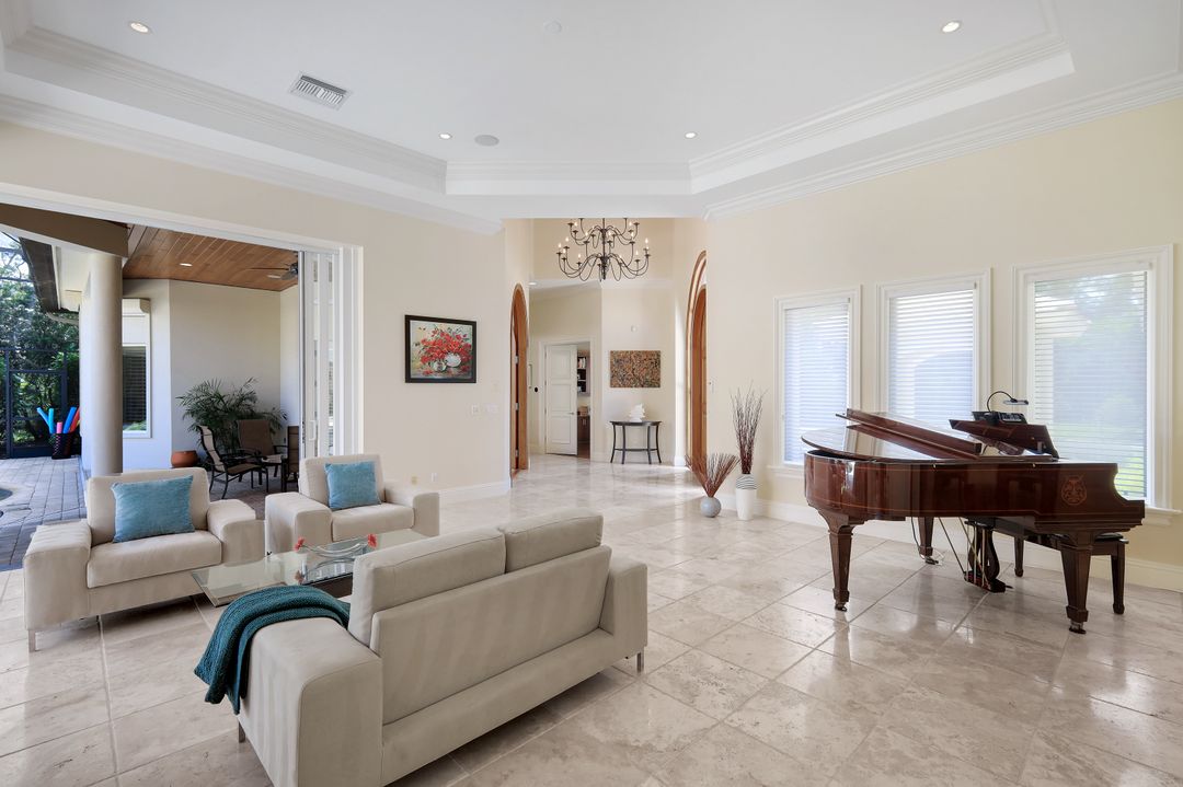 1284 Pocantico Ln, Naples, FL 34110