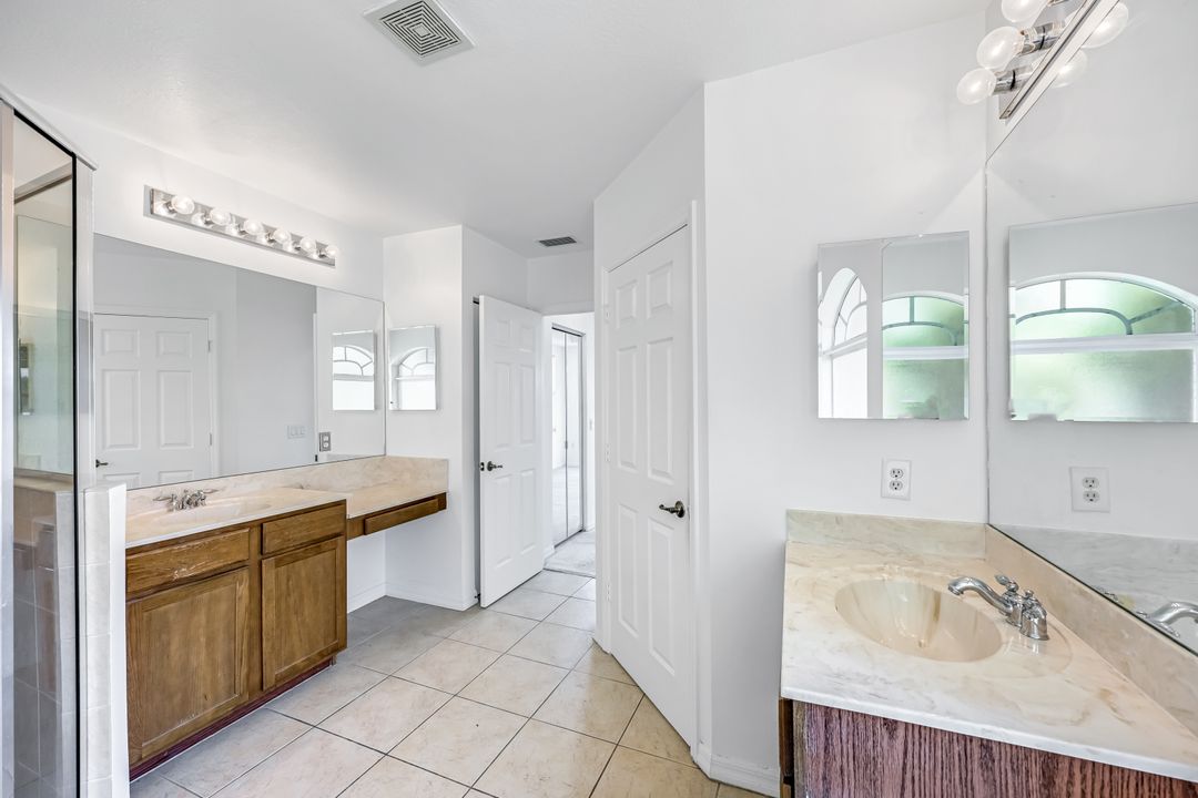 9820 Springlake Cir, Estero, FL 33928