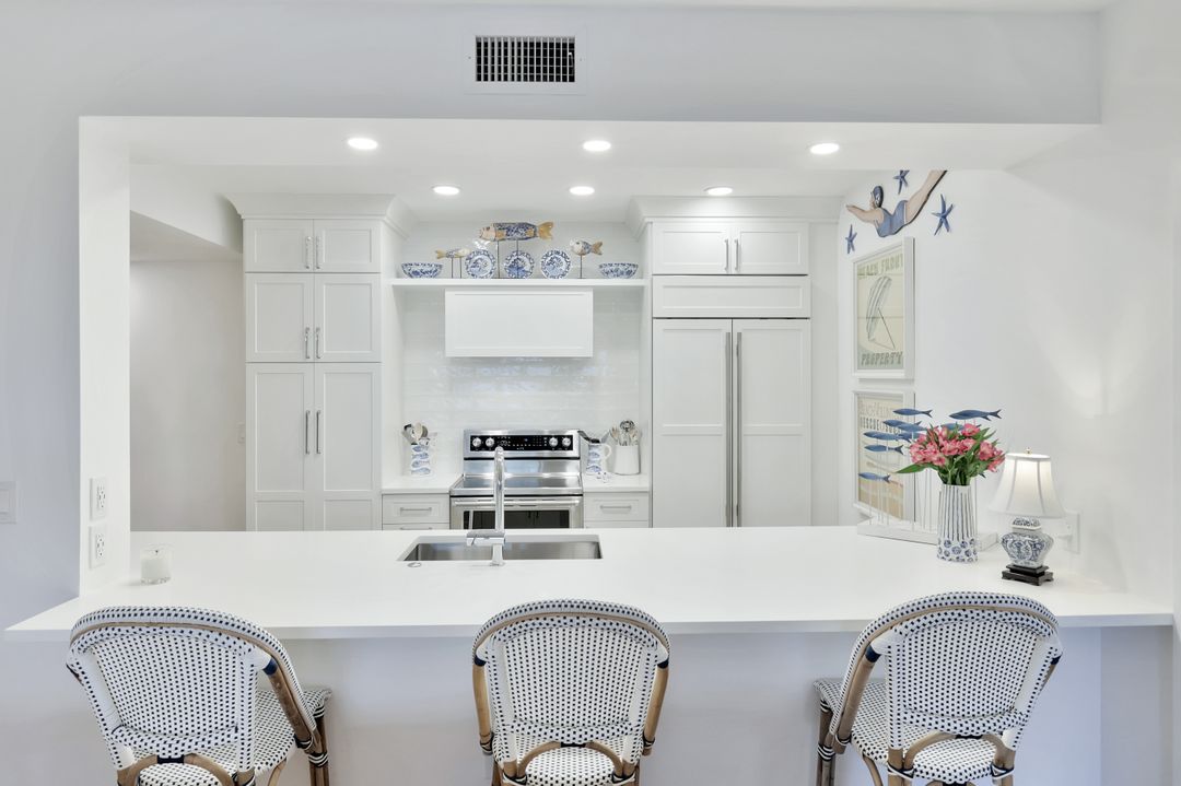 5801 Glencove Dr #502, Naples, FL 34108