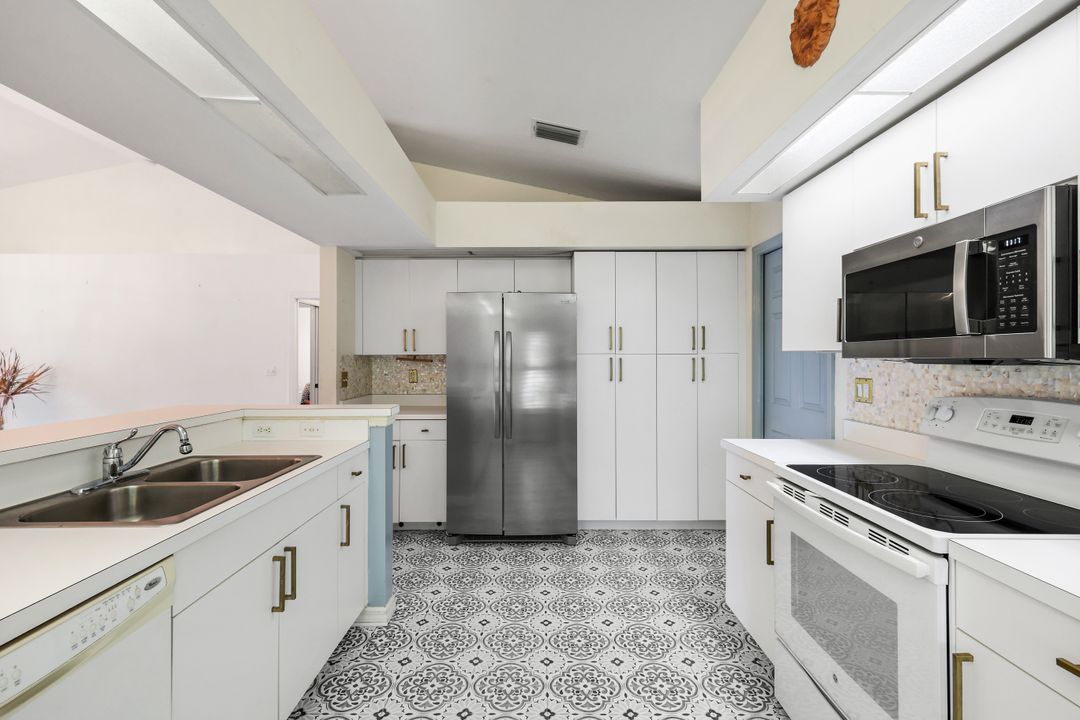 25168 Golf Lake Cir, Bonita Springs, FL 34135