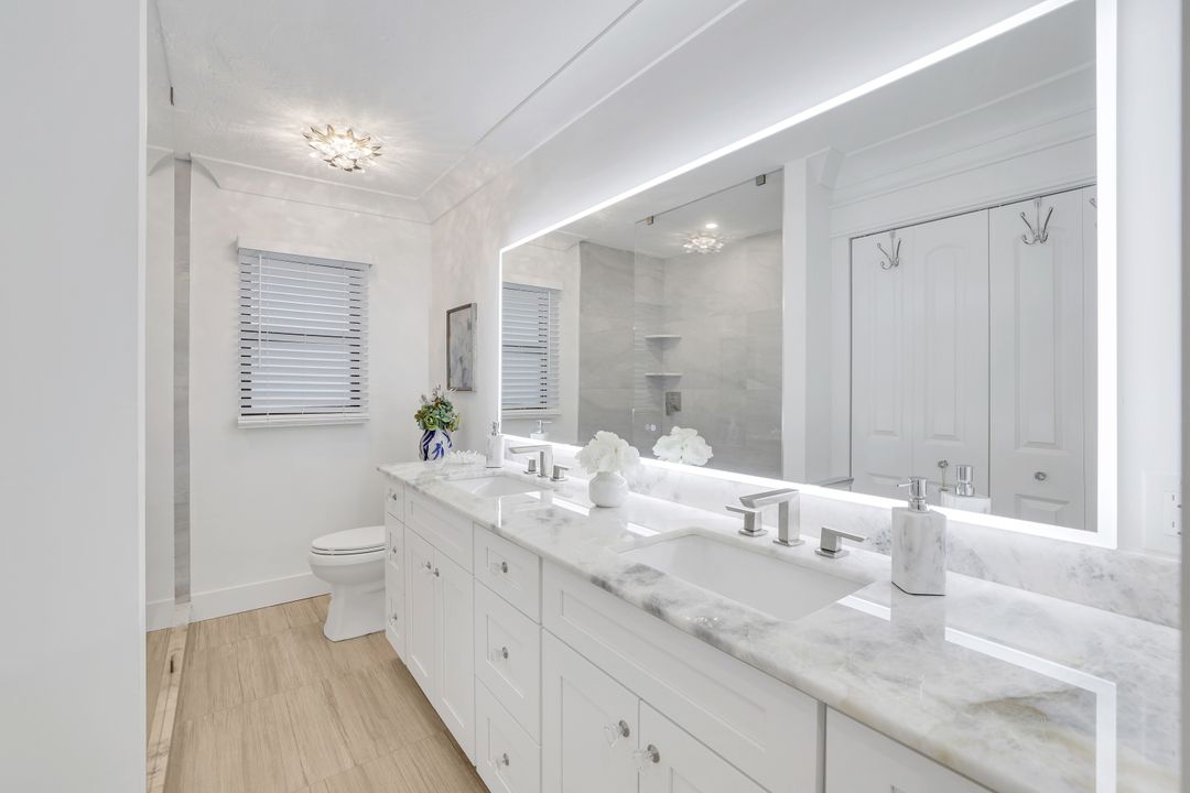 585 100th Ave N, Naples, FL 34108