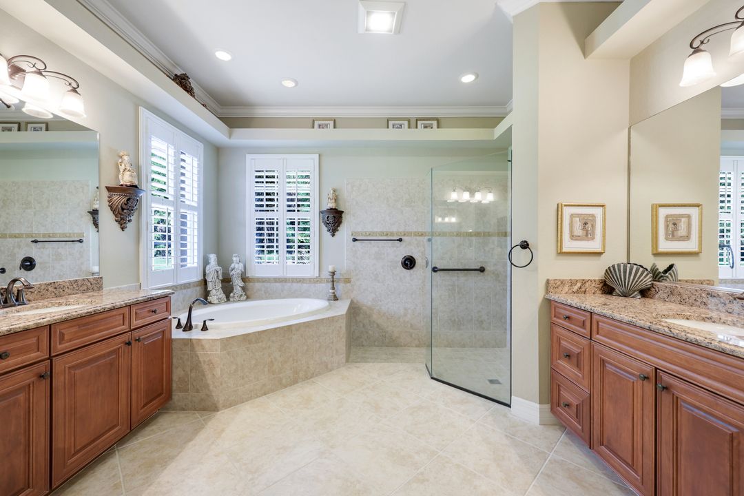 10026 Lions Bay Ct, Naples, FL 34120