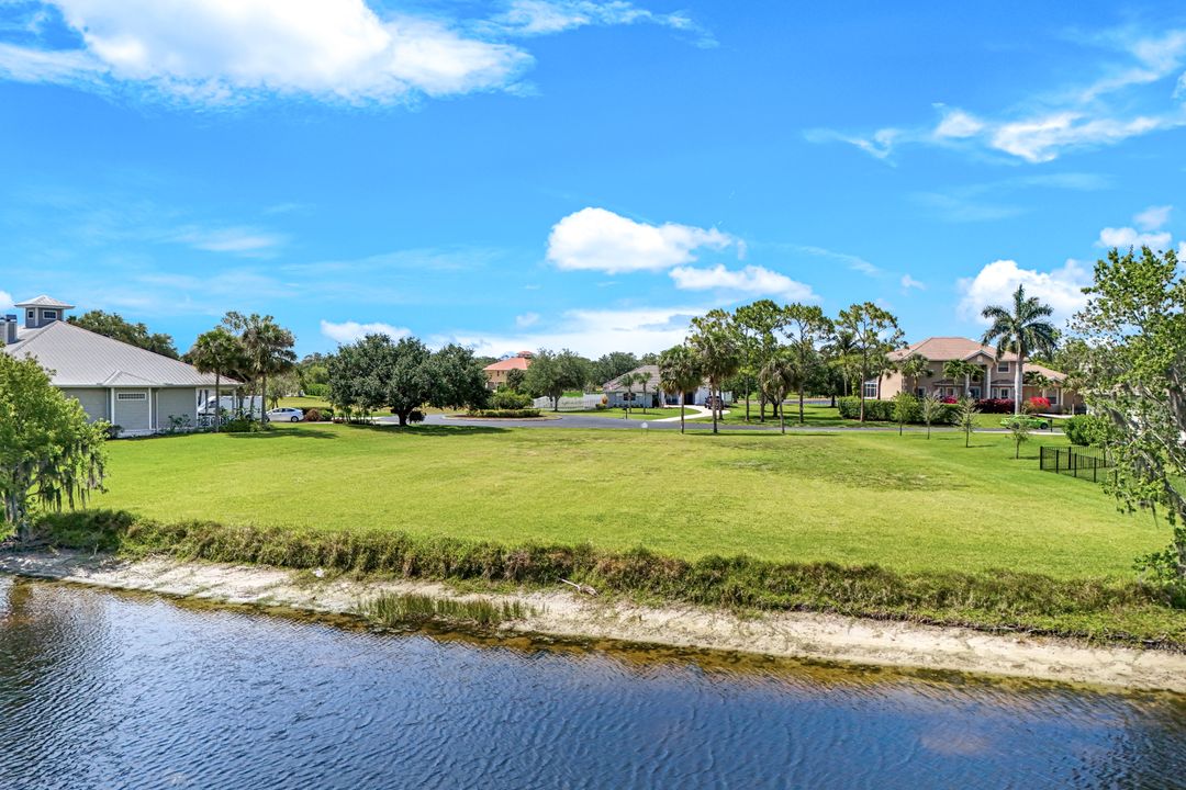16620 Willow Point Ct, Alva, FL 33920