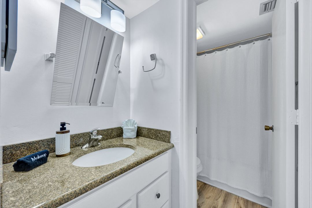 600 Neapolitan Way #257, Naples, FL 34103