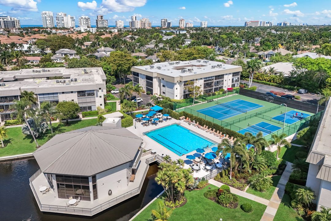 788 Park Shore Dr #E20, Naples, FL 34103