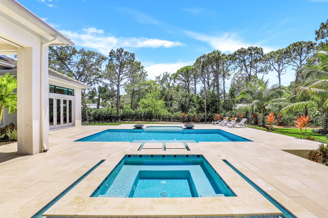 125 Caribbean Rd, Naples, FL 34108