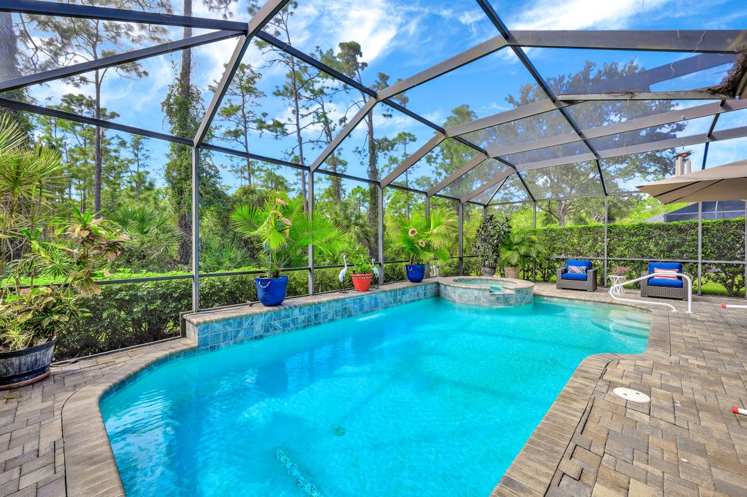8130 Valiant Dr, Naples, FL 34104