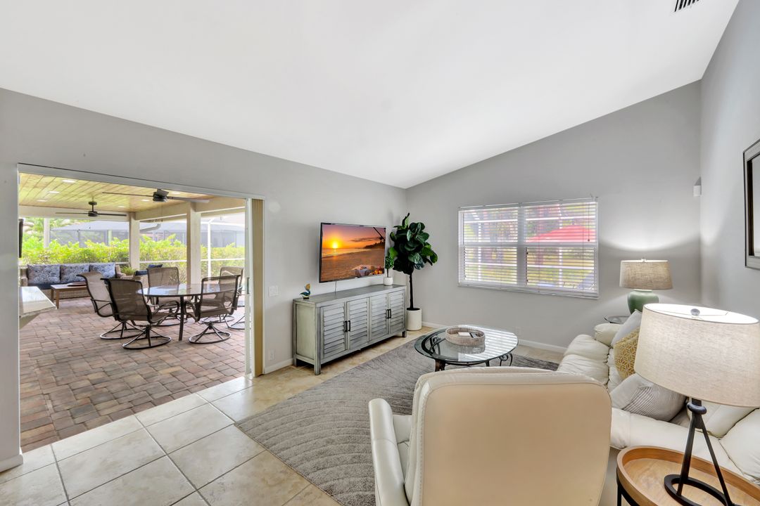 3704 Cartwright Ct, Bonita Springs, FL 34134