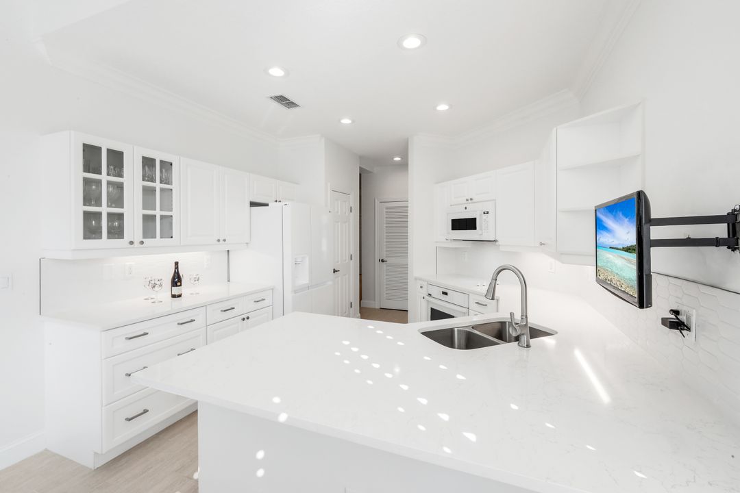 26836 Wyndhurst Ct, Bonita Springs, FL 34134