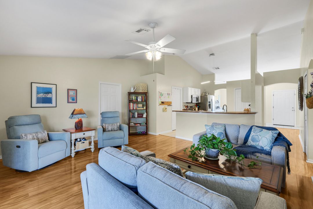 1006 NE 6th Pl, Cape Coral, FL 33909