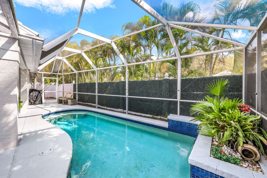 1262 Silverstrand Dr, Naples, FL 34110