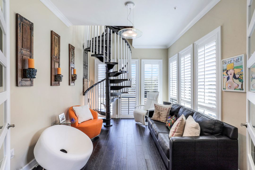 6577 Dominica Dr, Naples, FL 34113