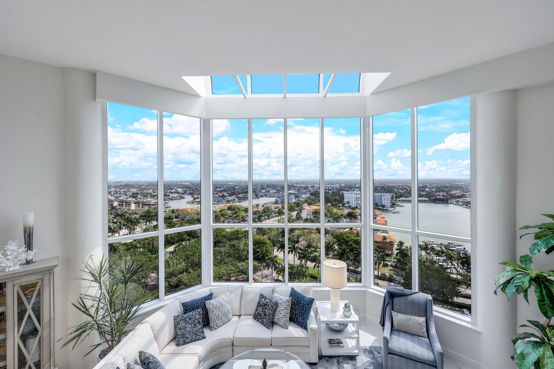 4041 Gulf Shore Blvd N #PH-6, Naples, FL 34103