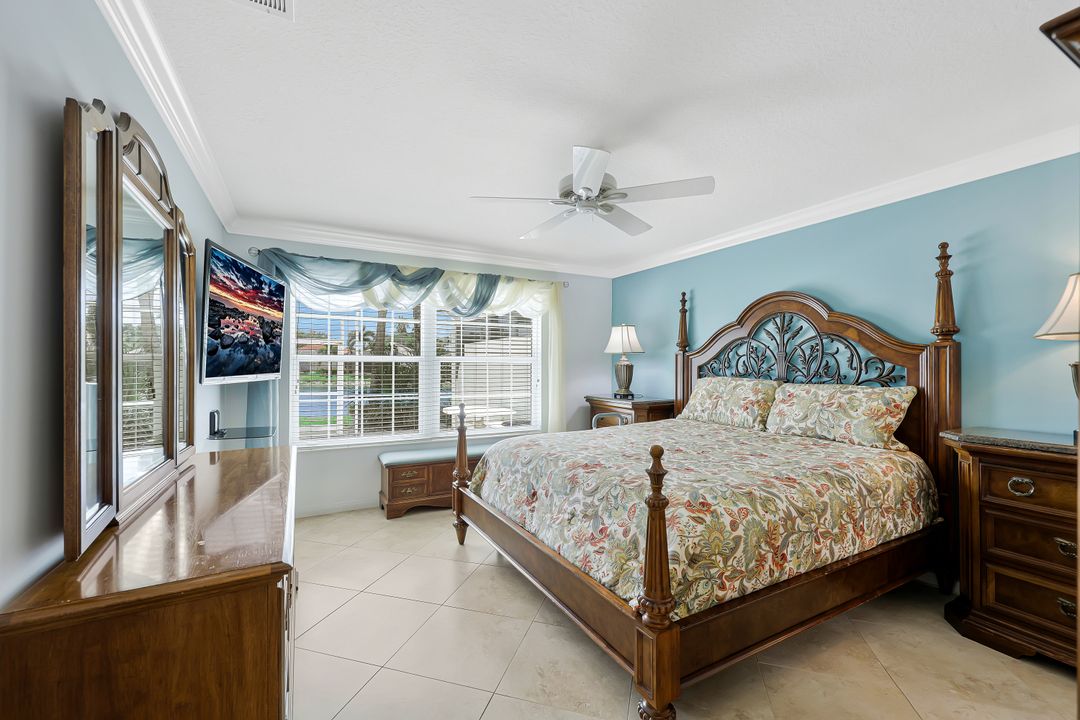 5386 Guadeloupe Way, Naples, FL 34119