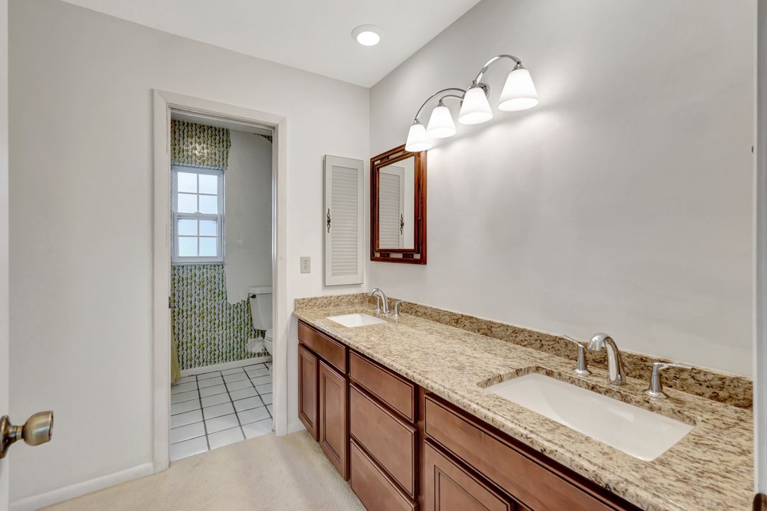 307 Country Club Dr, Naples, FL 34110