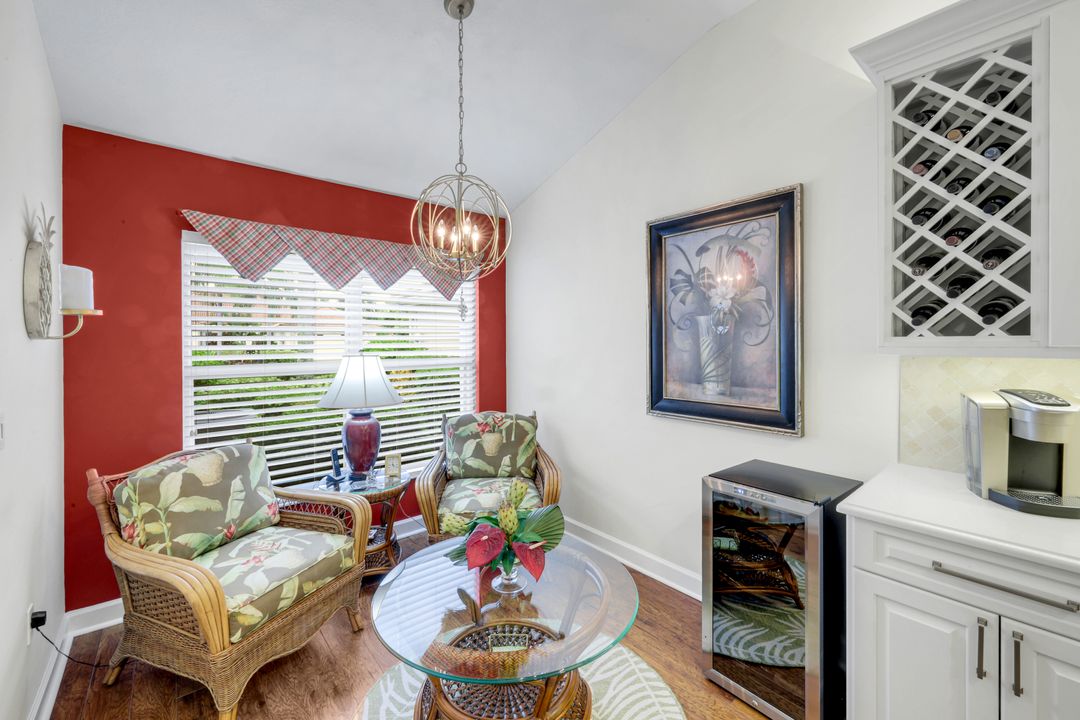 5867 Northridge Dr, Naples, FL 34110
