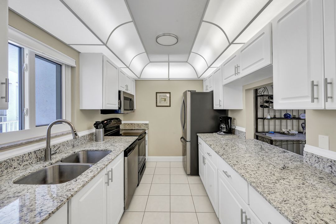 711 W Elkcam Cir #307, Marco Island, FL 34145