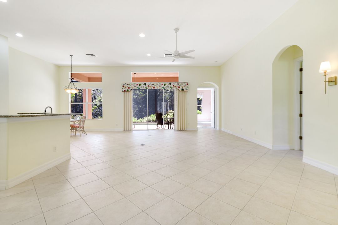 12910 Silverthorn Ct, Bonita Springs, FL 34135