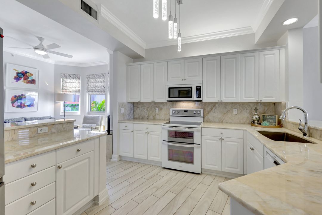 410 Flagship Dr #501, Naples, FL 34108