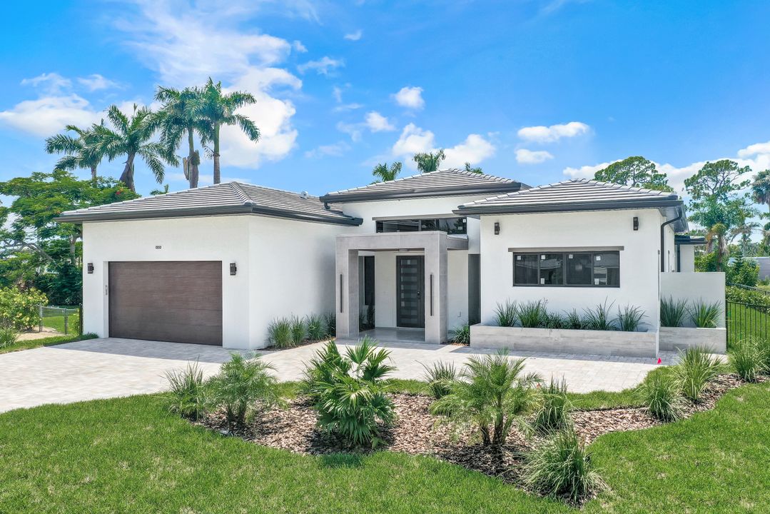 1332 Longwood Dr, Fort Myers, FL 33919