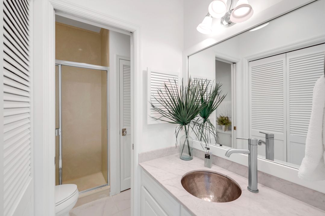 180 Edgemere Way S, Naples, FL 34105