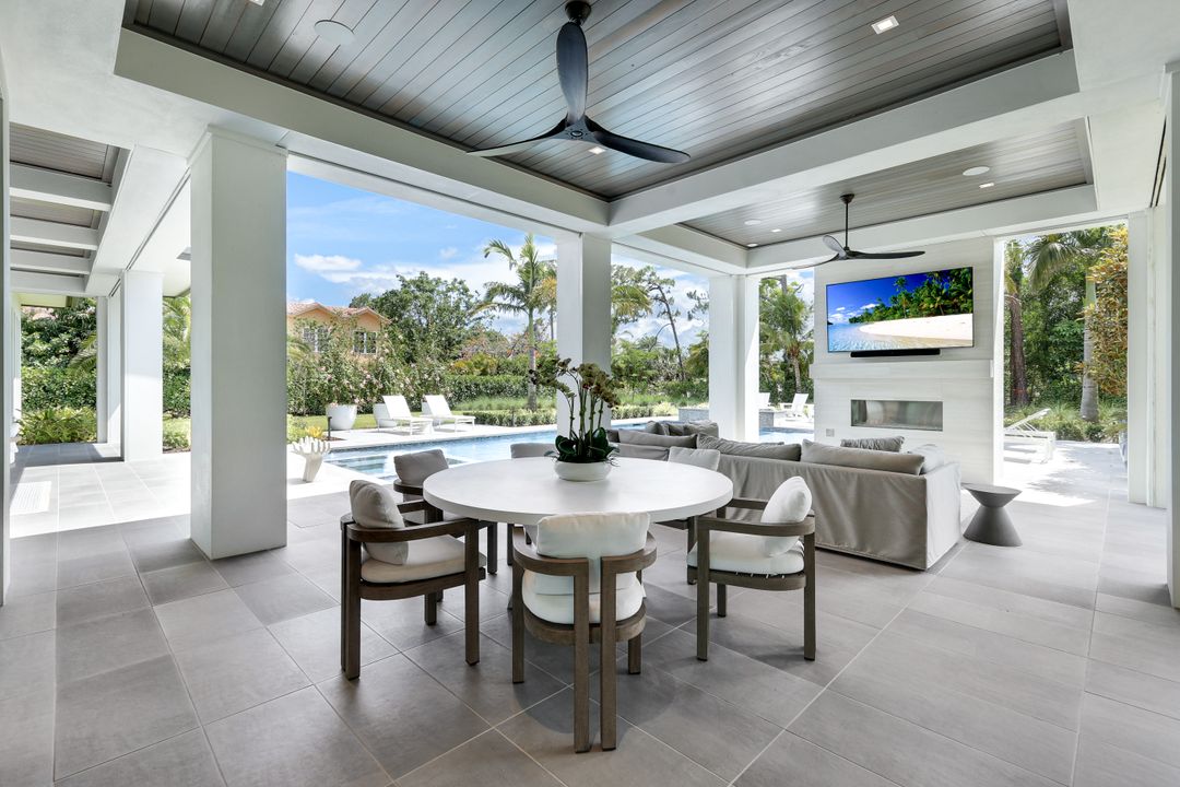 493 Carica Rd, Naples, FL 34108
