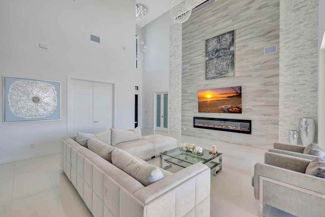 1110 Lenox Ct, Cape Coral, FL 33904