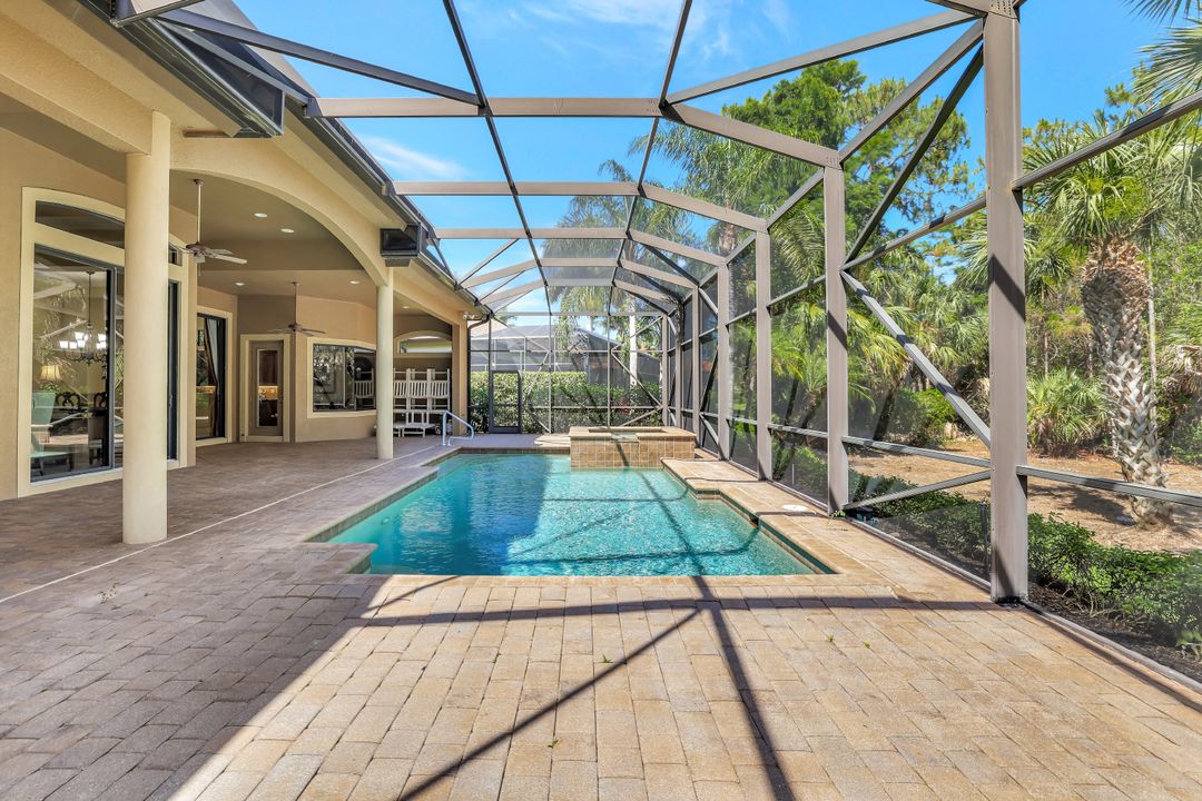 7748 Classics Dr, Naples, FL 34113