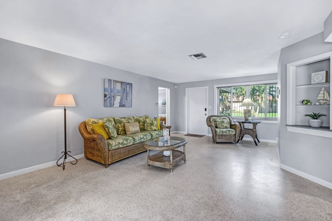 4305 SE 1st Ave, Cape Coral, FL 33904