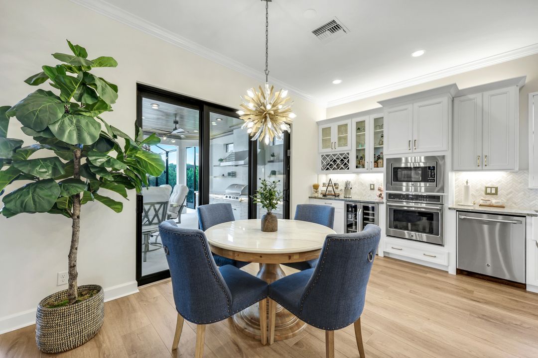 9223 Rialto Ln, Naples, FL 34119