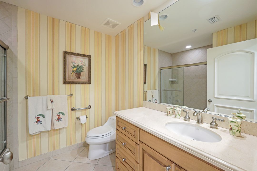 25 Bluebill Ave #1105, Naples, FL 34108