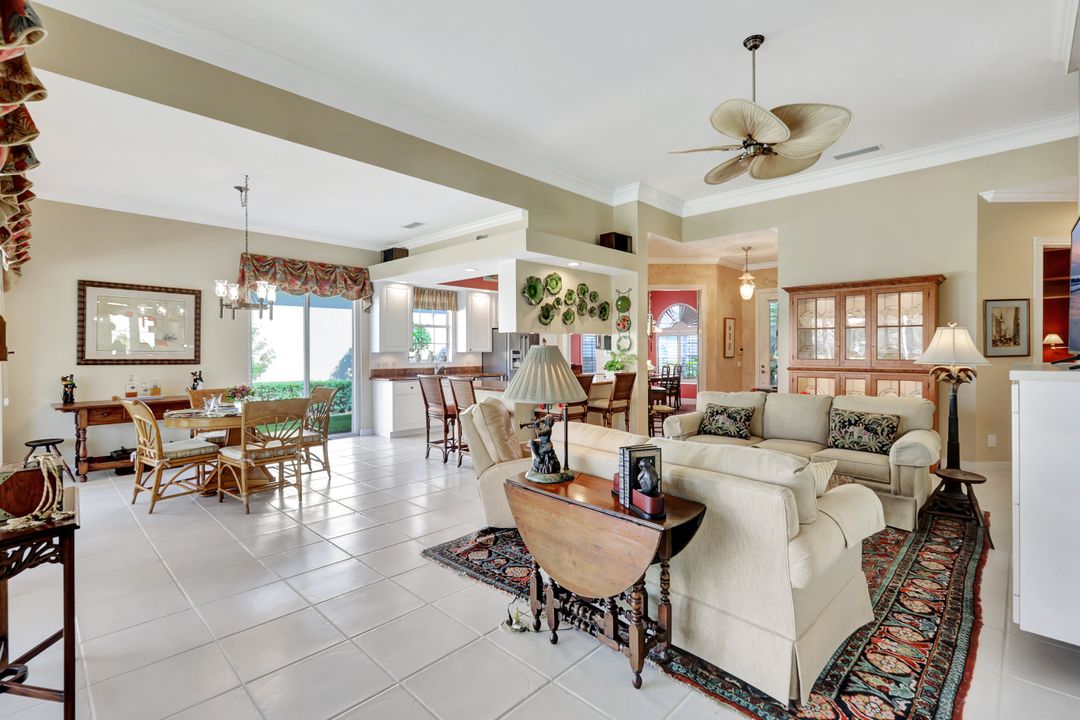 2914 Gilford Way, Naples, FL 34119