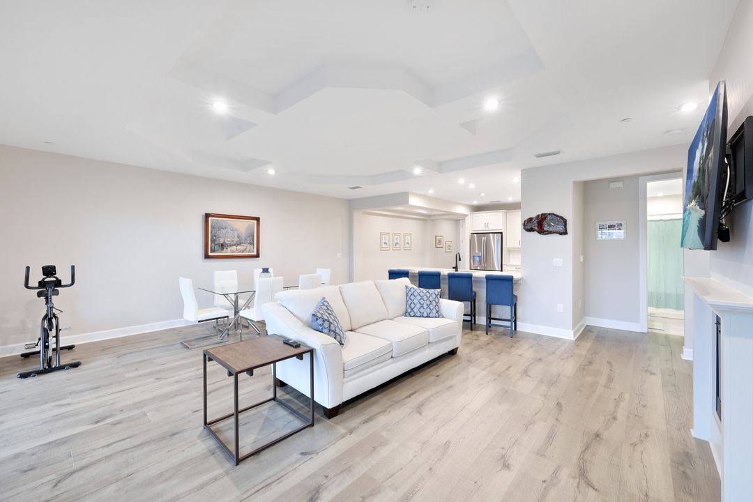 15261 Zeno Wy #102, Naples, FL 34114