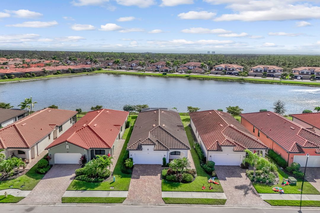 1603 Santiago Cir, Naples, FL 34113