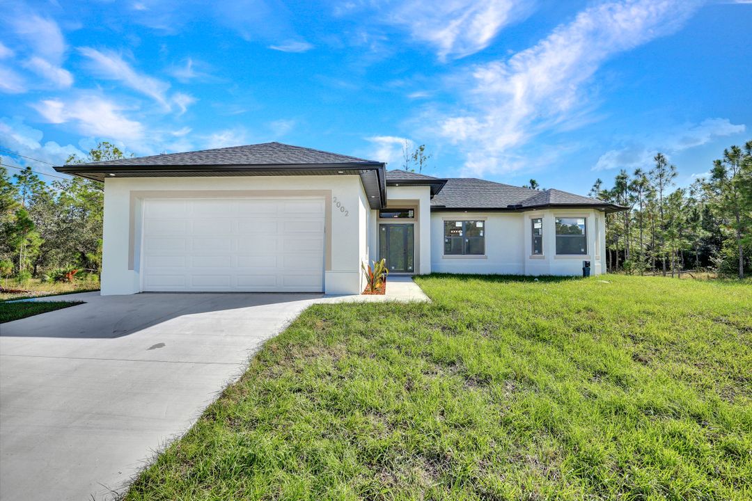 2002 East 10th Street, Lehigh Acres, FL 33936