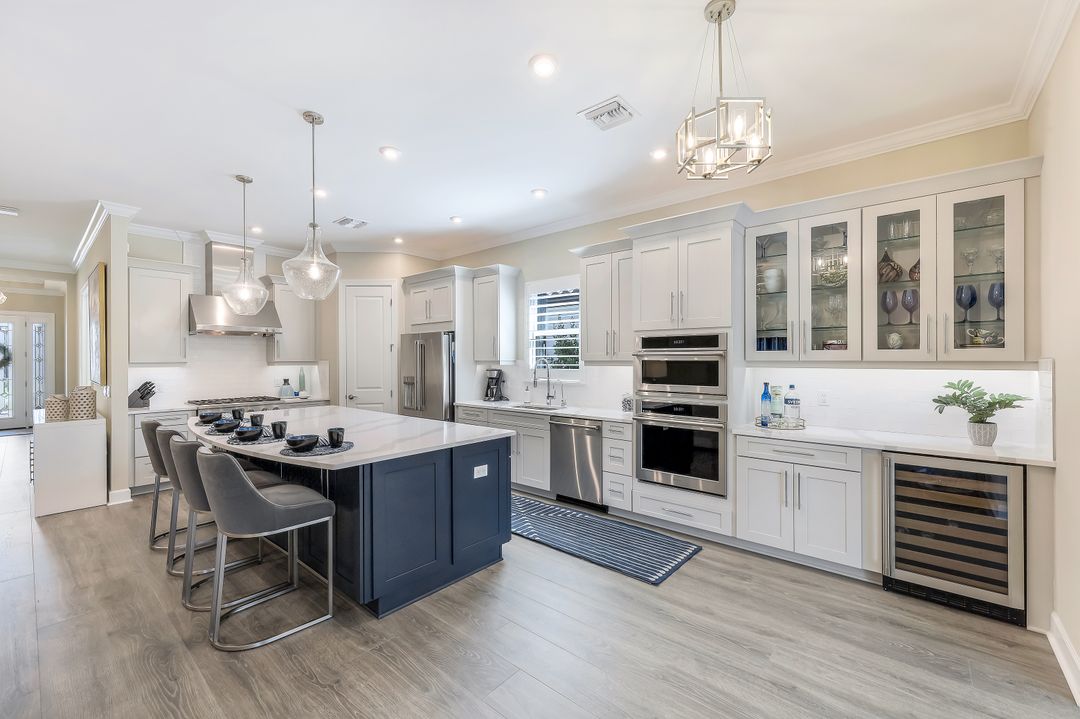 8880 Scarlotti Pl, Naples, FL 34119