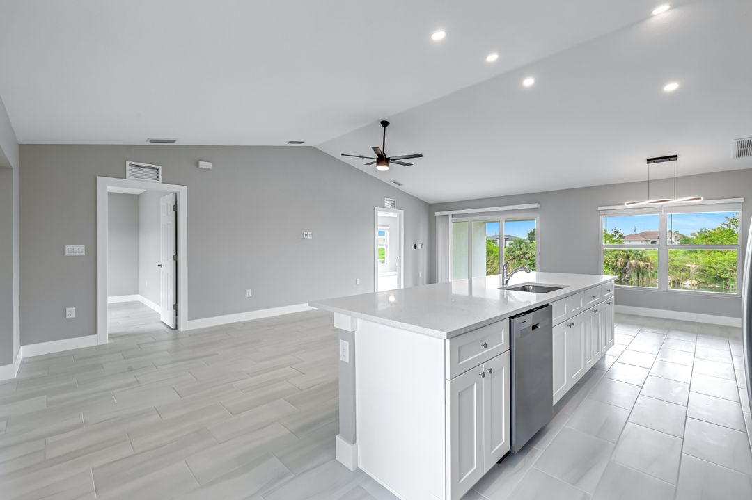2921 NE 1st Ave, Cape Coral, FL 33909