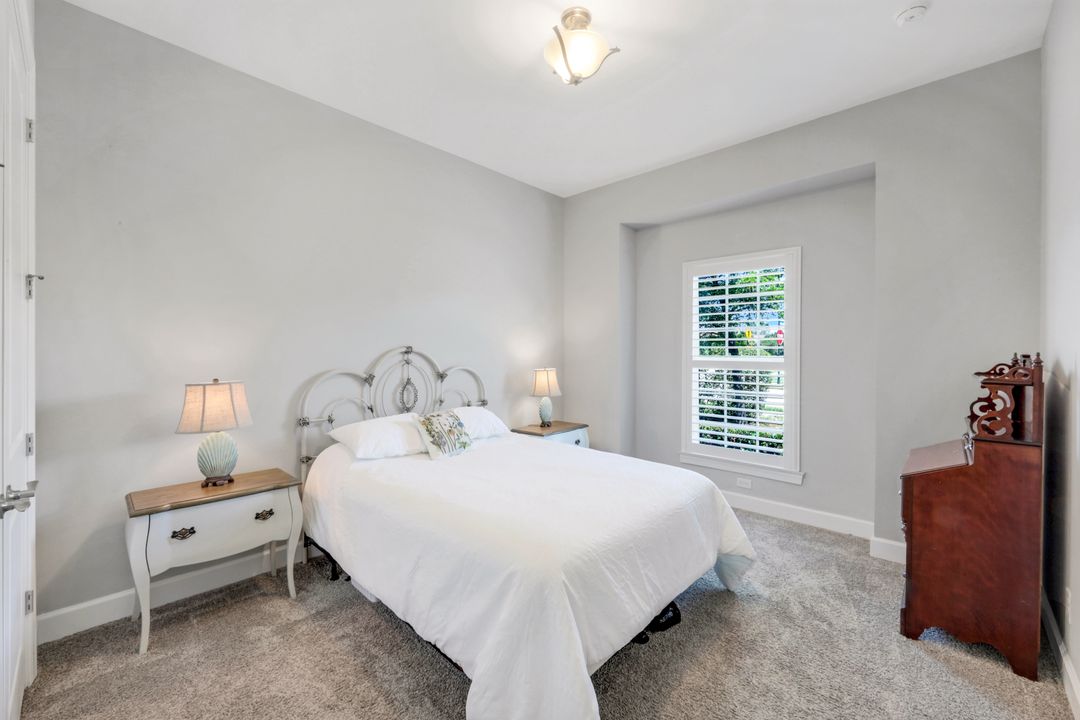8396 Promoso Ct, Naples, FL 34114