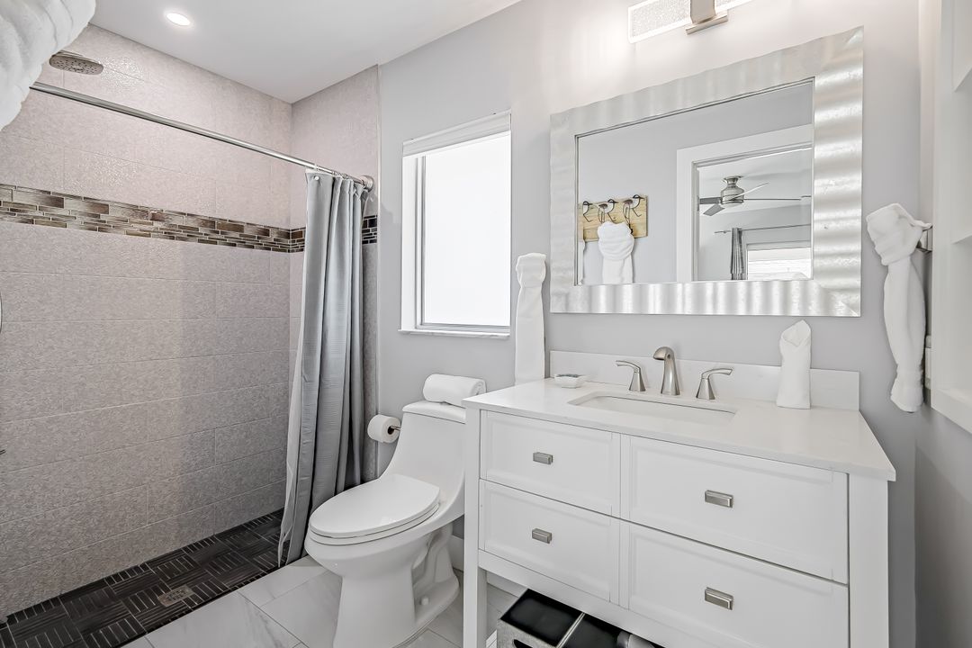 558 98th Ave N, Naples, FL 34108