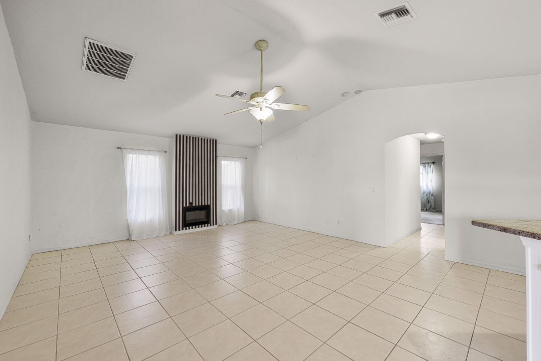 911 SE 20th St, Cape Coral, FL 33990