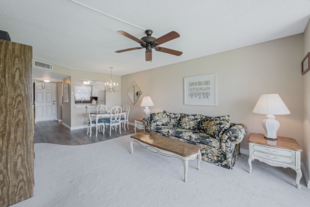 300 Forest Lakes Blvd #104, Naples, FL 34105