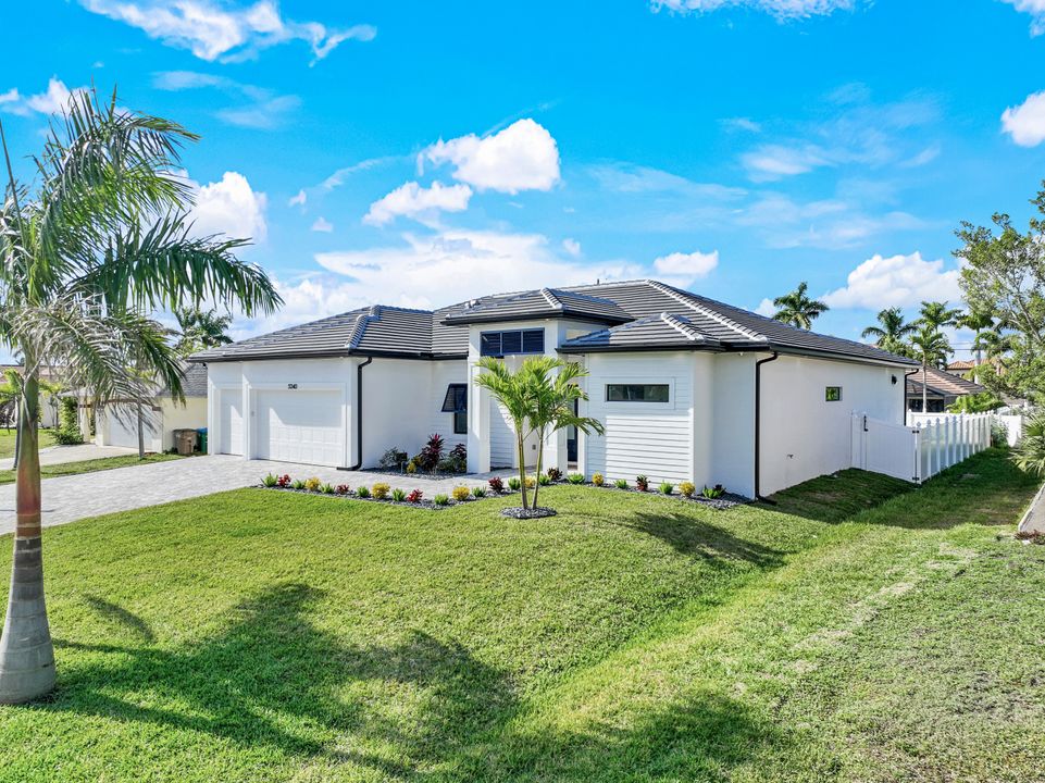 5240 SW 19th Pl, Cape Coral, FL 33914