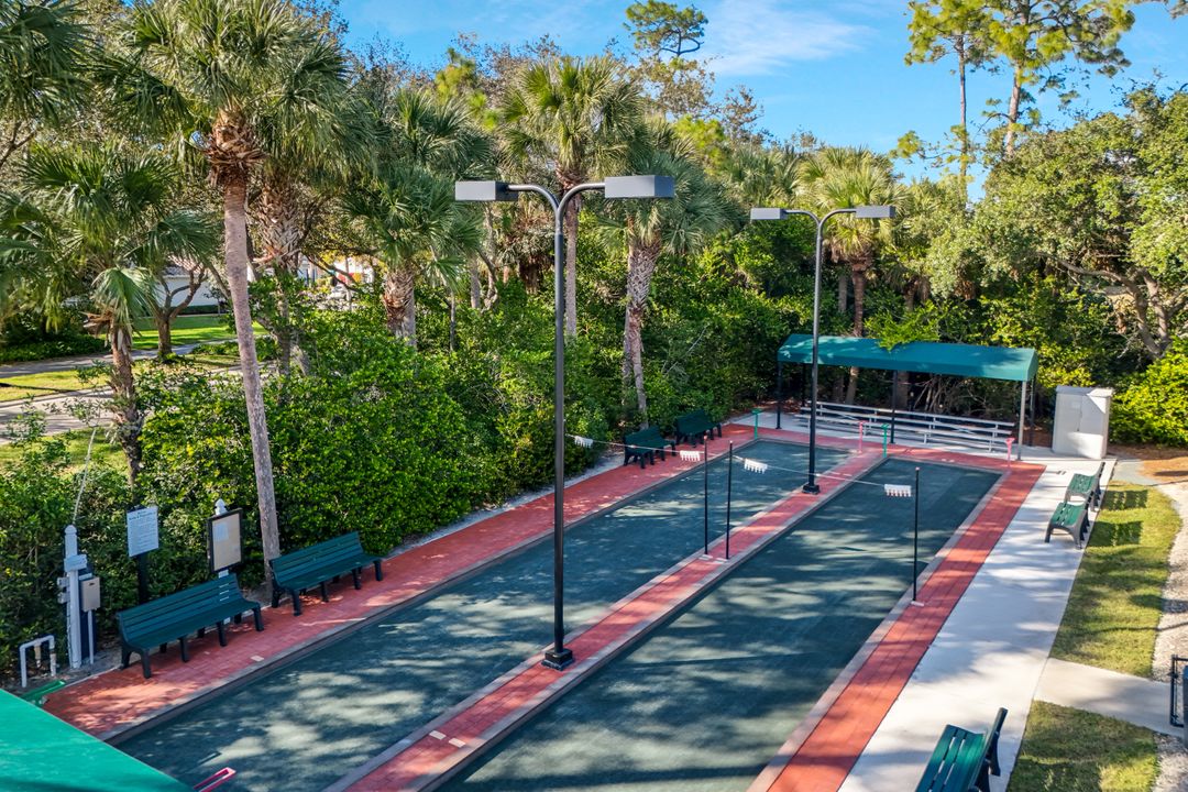 5852 Northridge Dr, Naples, FL 34110