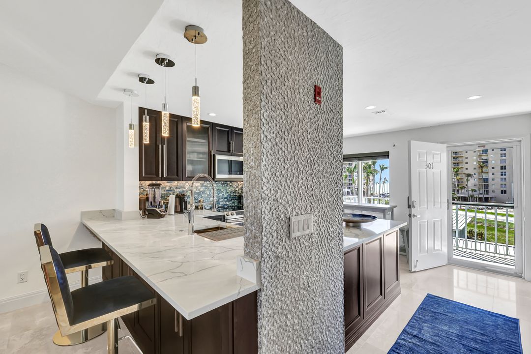 10684 Gulf Shore Dr #B301, Naples, FL 34108
