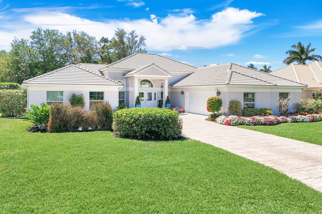 812 Tallow Tree Ct, Naples, FL 34108